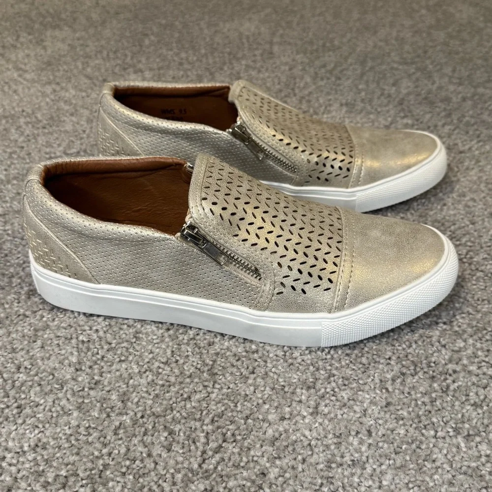 Report Slip-On Sneakers Gold Metallic Size 9.5 - Picture 2 of 7